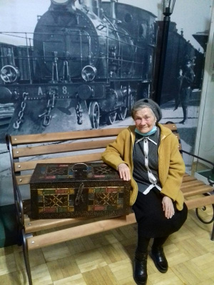  В память об отце-разведчике жительница Кургана передала в дар музею истории города музыкальный сундучок