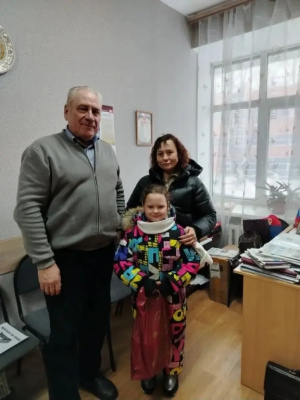 Продолжаем поздравлять с Новым годом детей участников СВО