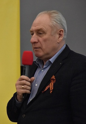 Этот вечный огонь, нам завещанный одним…