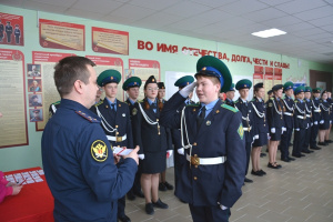 Сотрудники УФСИН России по Курганской области вручили удостоверения подшефным                 