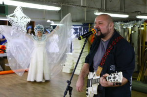 Предпраздничные концерты прошли на КМЗ